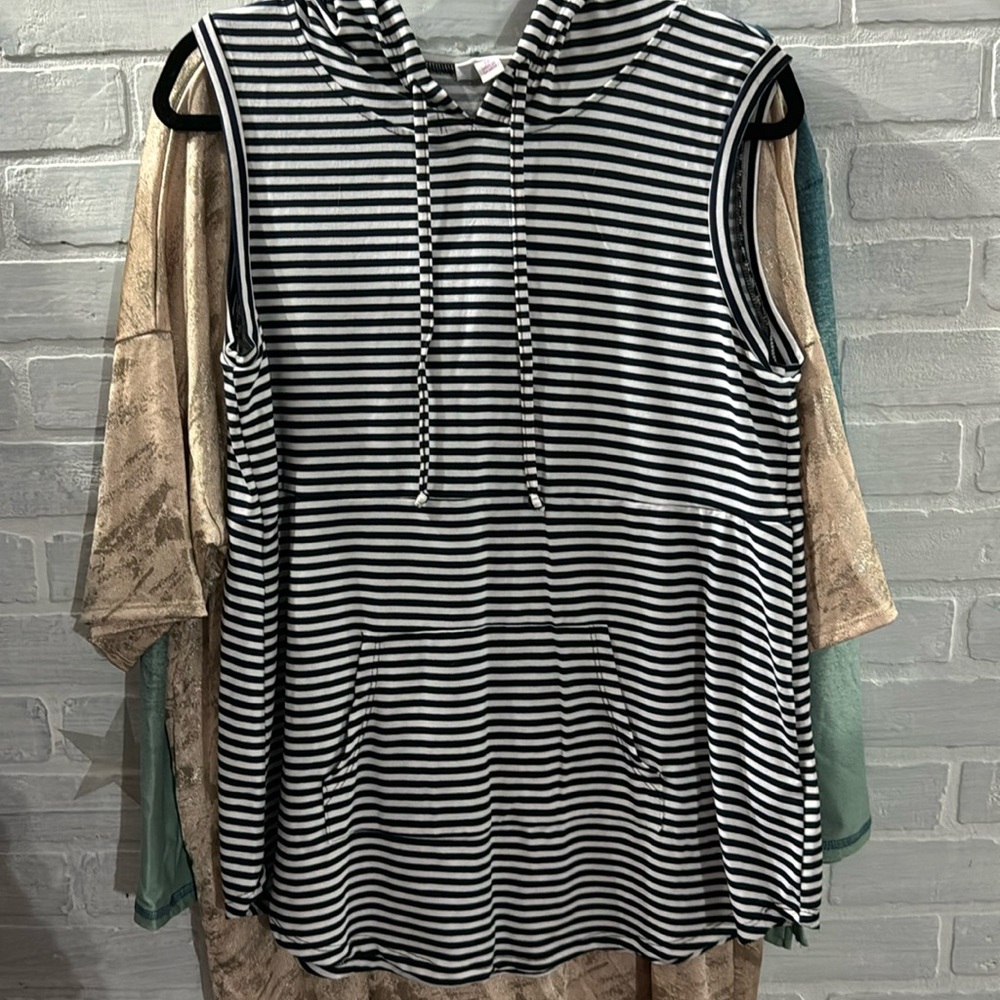 Lularoe summer top